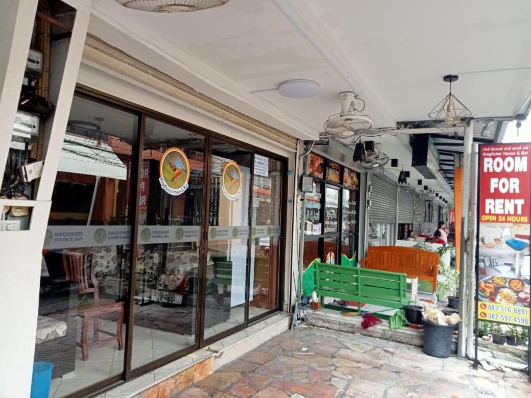 Kingfisher House And Bar Pattaya Extérieur photo