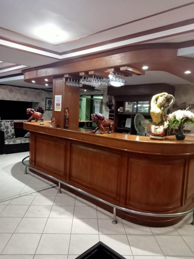 Kingfisher House And Bar Pattaya Extérieur photo