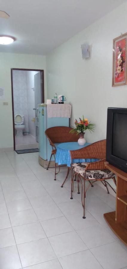 Kingfisher House And Bar Pattaya Extérieur photo